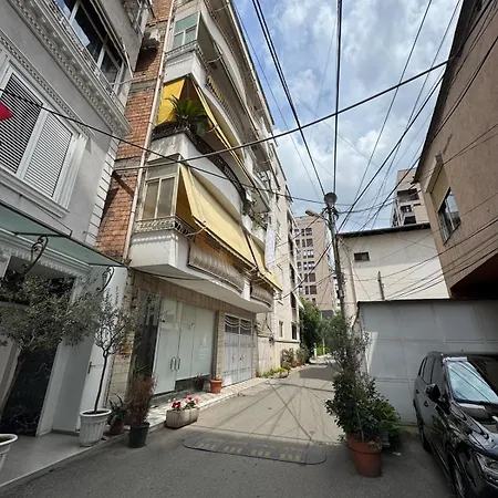 Papale Center Apartment Tirana